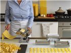 Gift set manual pasta making machine and accessories